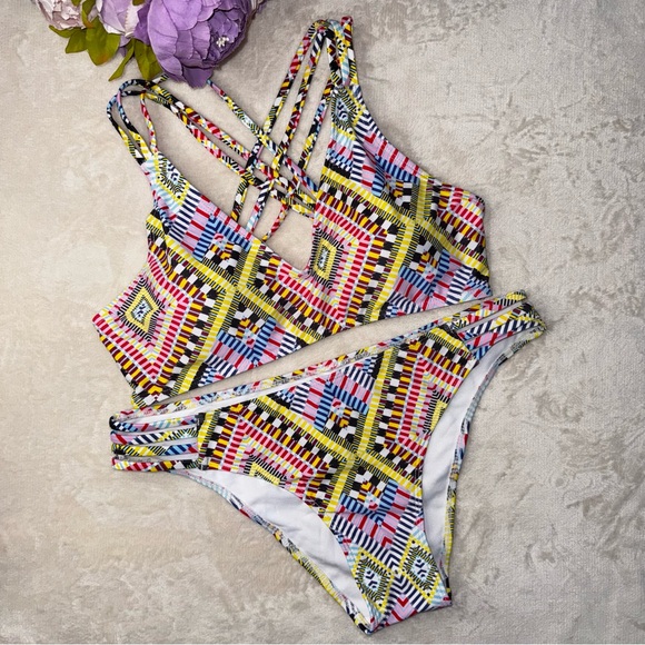 Boutique 9 Other - Boutique Colorful Geometric Strappy Bikini Set